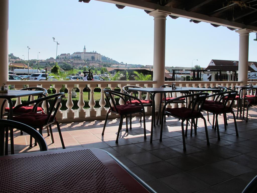 Hotel Zámeček Mikulov Exterior foto